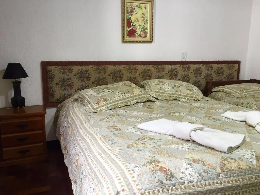 Guest house Pousada Das Rosas Campos do Jordao