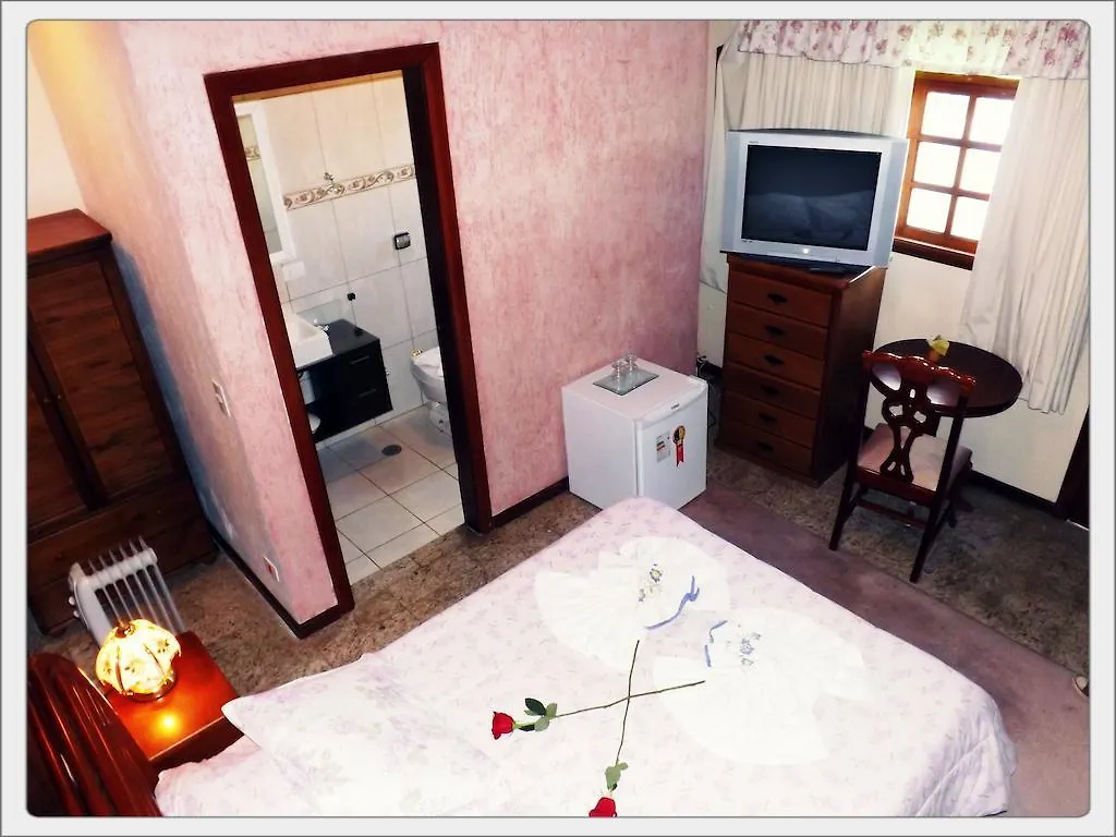 Pousada Das Rosas Campos do Jordao Guest house